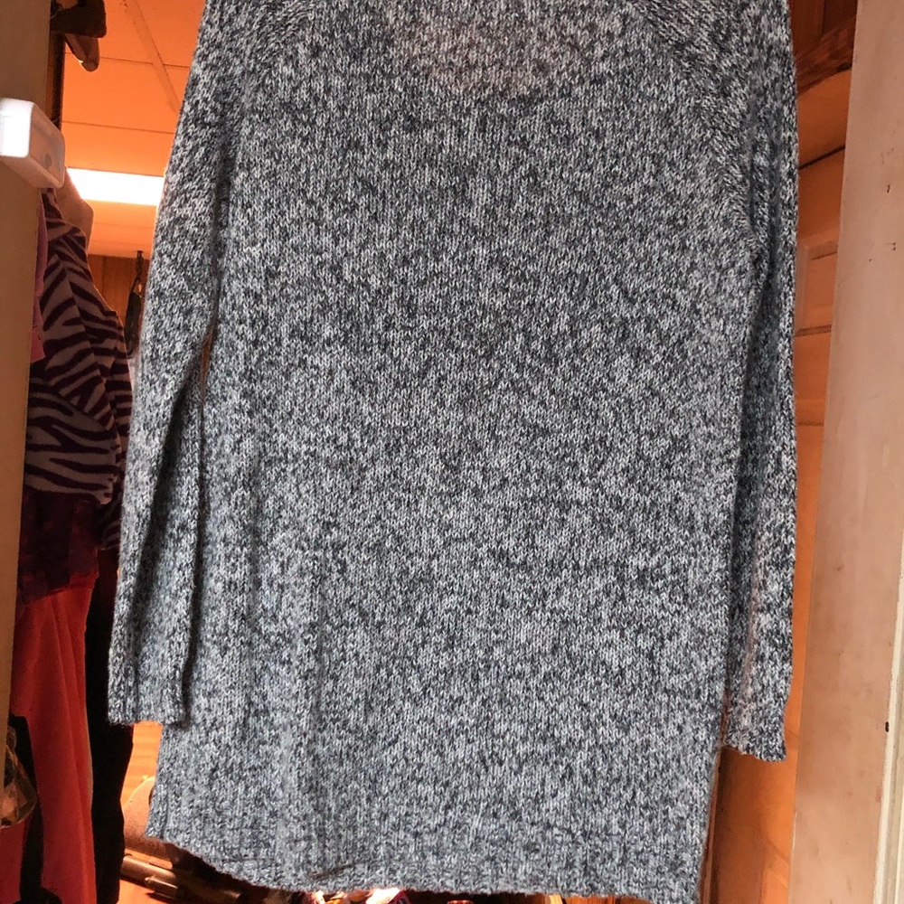 Old Navy Large - Picture 2 of 7